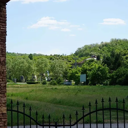 Fuzfa Vendeghaz דירה *